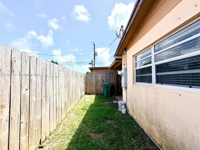 Building Photo - 1340 NW 191st St