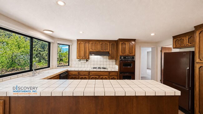 Building Photo - 130 Kell Ct