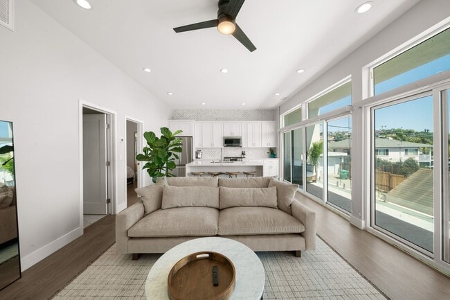 Building Photo - Stunning Fully Furnished New Build 2 Bed/2 Bath Home in Bay Park!