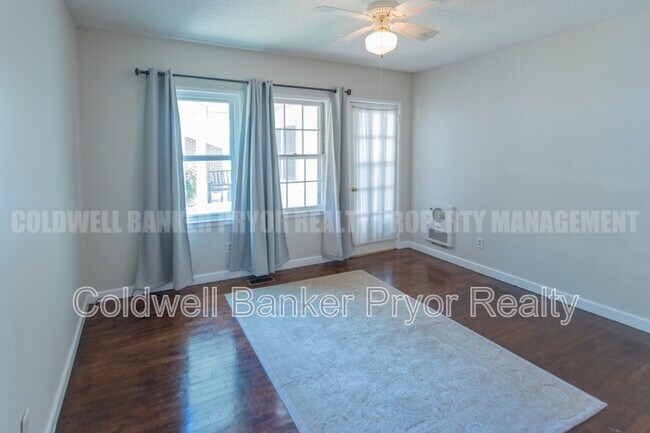 Building Photo - 4890 College Dr E