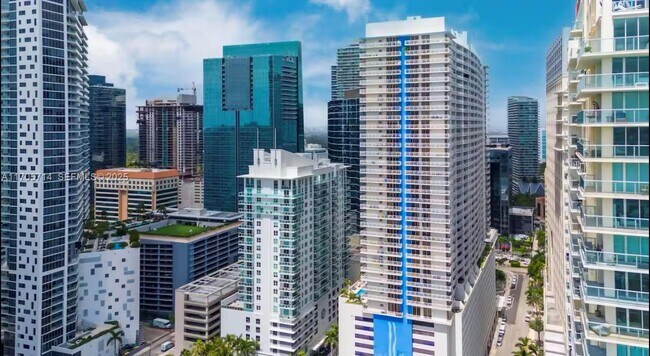 Building Photo - 1200 Brickell Bay Dr