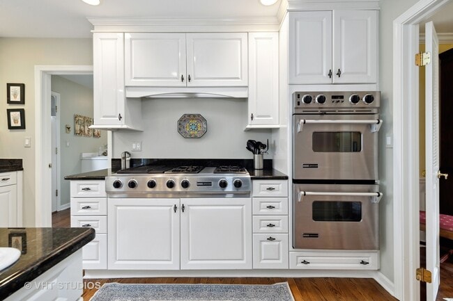 Building Photo - 24 Ashbury Ln