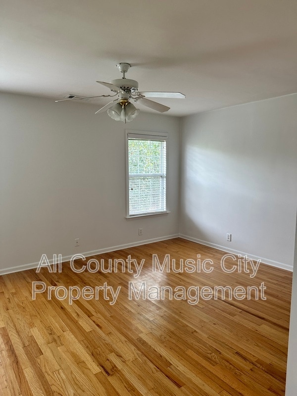 Building Photo - 425 Chamberlain Park Ln