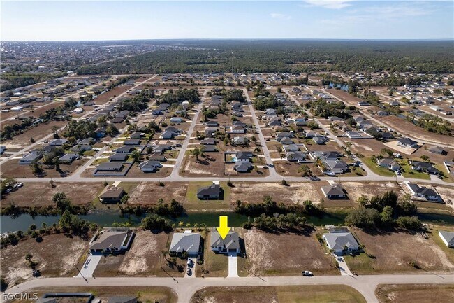 Building Photo - 3318 NE 13th Pl