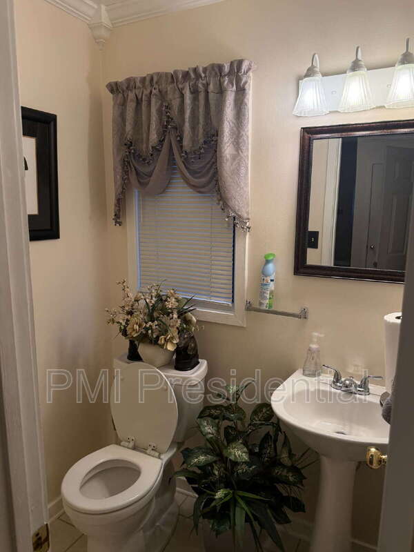 Building Photo - 14300 Cove Ridge Pl