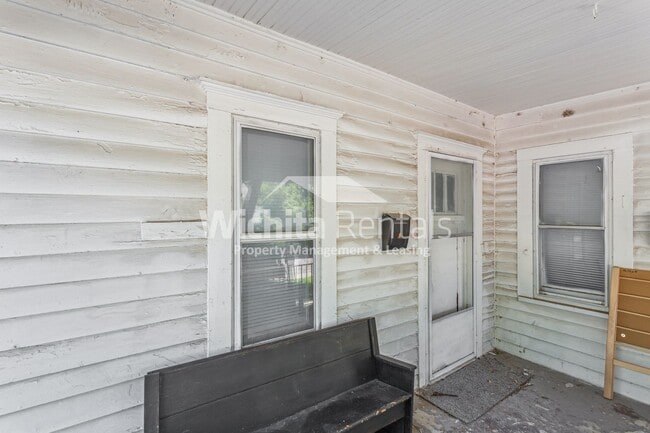 Building Photo - 1038 S Ellis St