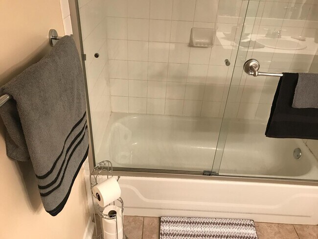 Building Photo - 1739 Village Blvd