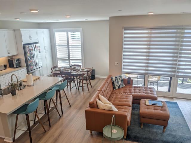 Building Photo - 2950 Via Alta Pl