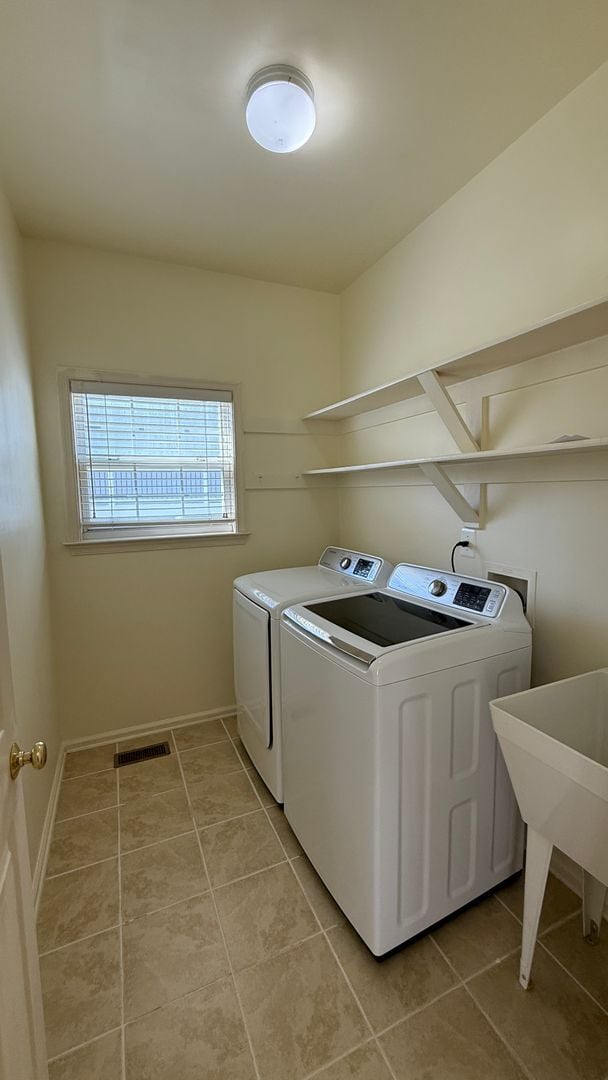 Building Photo - Spacious Colonial in Austin Ridge