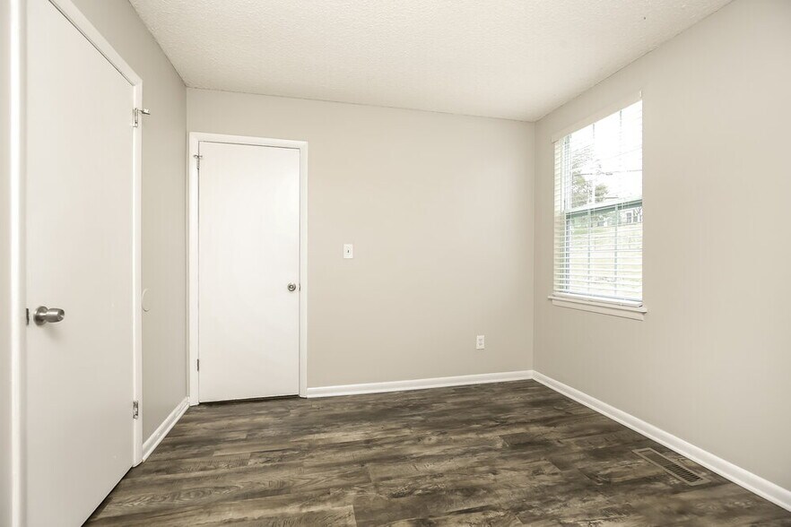 Building Photo - 111 Ridgeview Ct