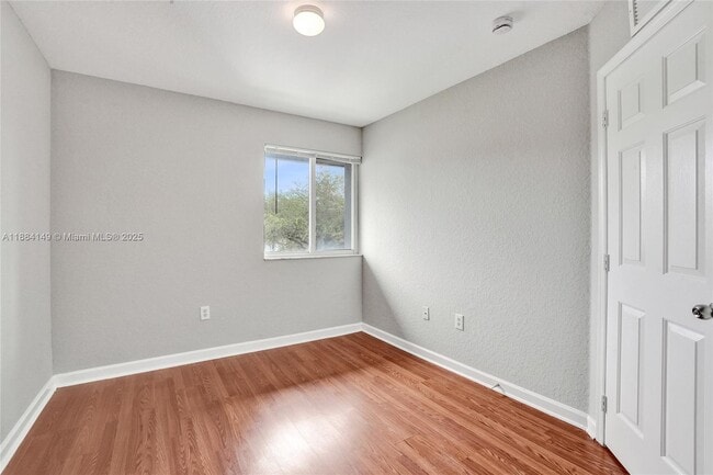 Building Photo - 5441 SW 41st St