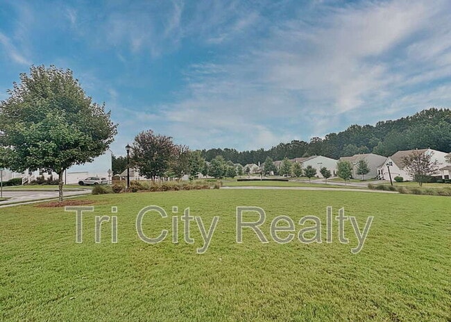 Building Photo - 113 Macalester Dr