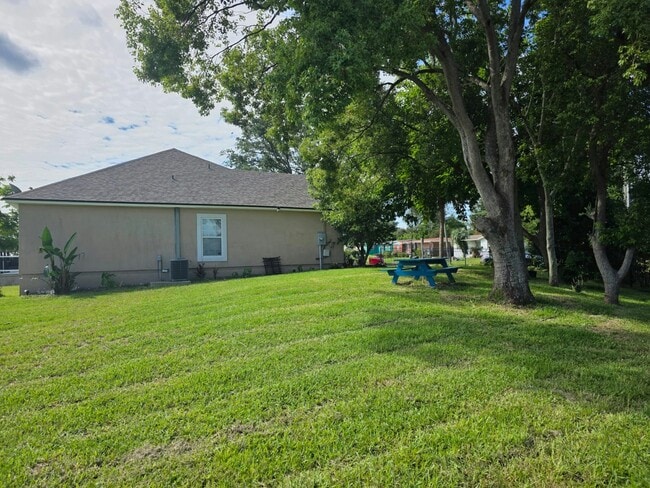 Building Photo - 2355 Ribault Scenic Dr