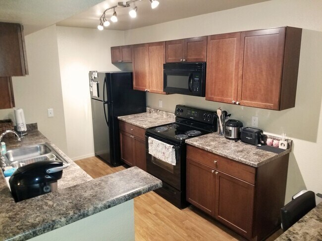 Building Photo - 2bd/2ba West-Flagstaff Condo! - Near NAU/CCC! On NAU Bus Route! Students & Pets OK!!! Avail. July...