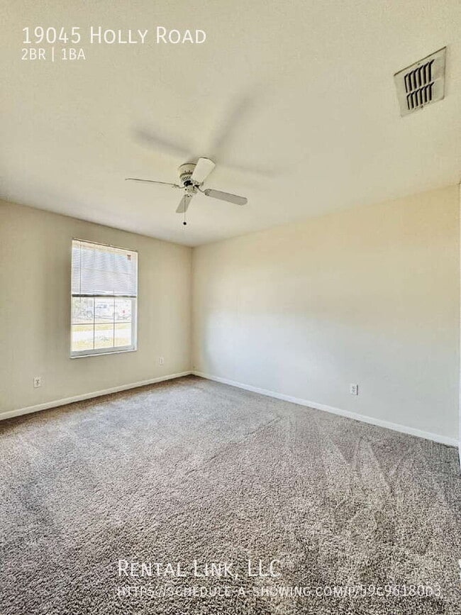 Building Photo - 19045 Holly Rd