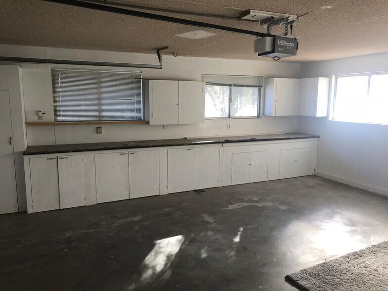 Building Photo - 18080 Pebble Beach Drive