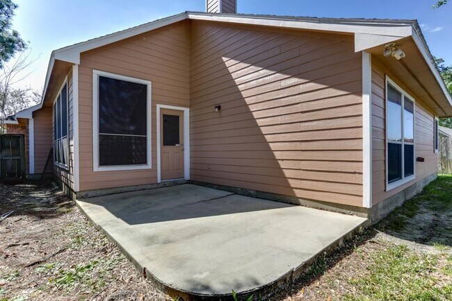Building Photo - 18455 Yellowstone Trail