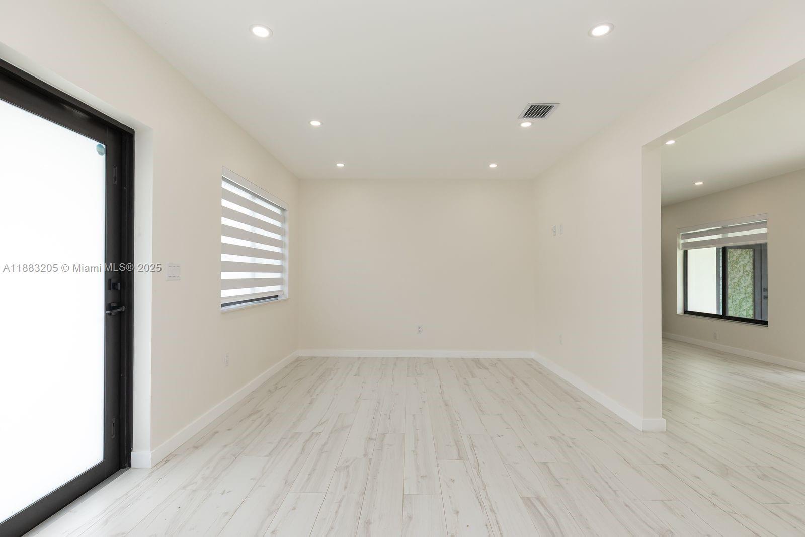 Building Photo - 5641 SW 67th Ave
