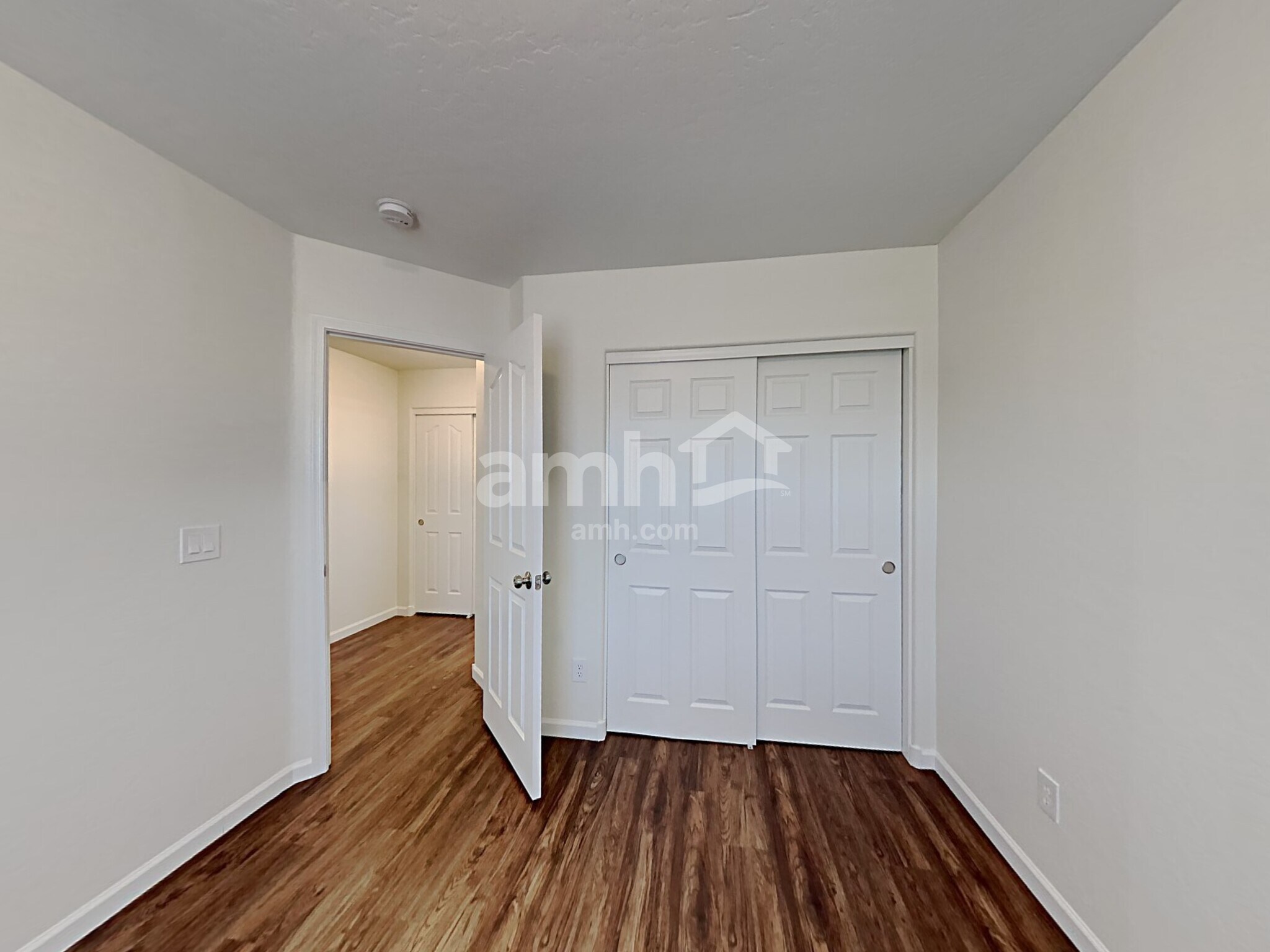 Building Photo - 7008 S 38th Ln