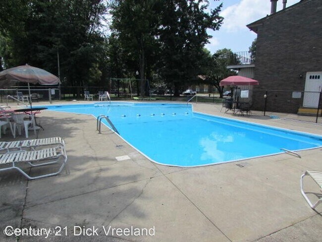 Building Photo - 2 br, 1 bath House - 7084 Wildwood Circle #83