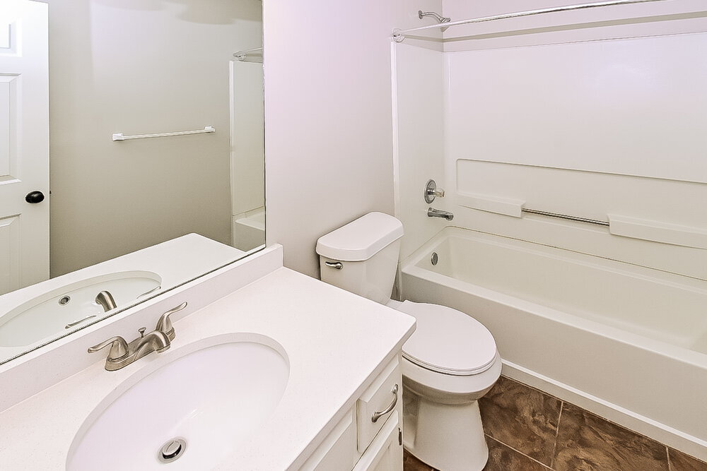 Building Photo - 1700 Brentwood Trce