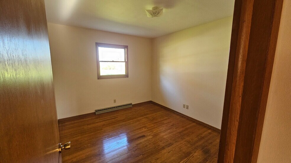 Building Photo - 499 Adeline Dr
