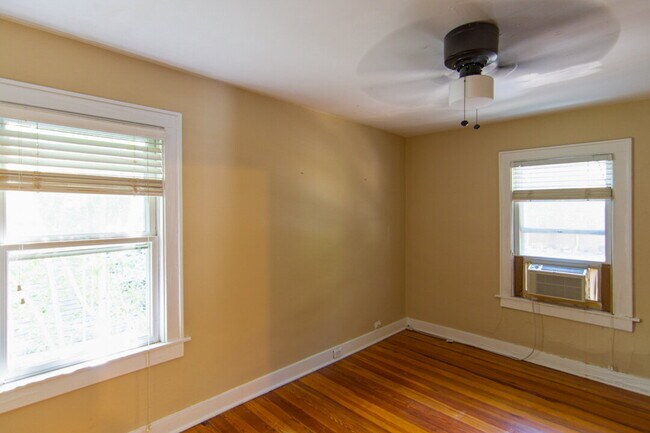 Building Photo - 26 Bagwell Ave