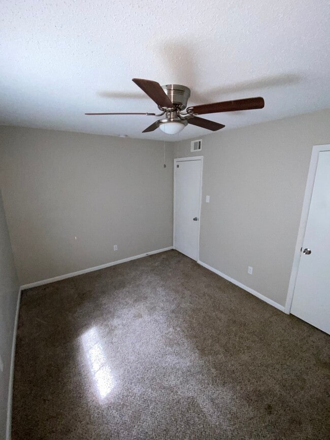 Building Photo - 513 Sorrells Dr