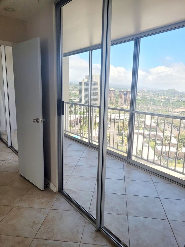 Building Photo - AVAILABLE | 2 Bedroom, 1 Bathroom Condo with 1 Assigned Parking Stall