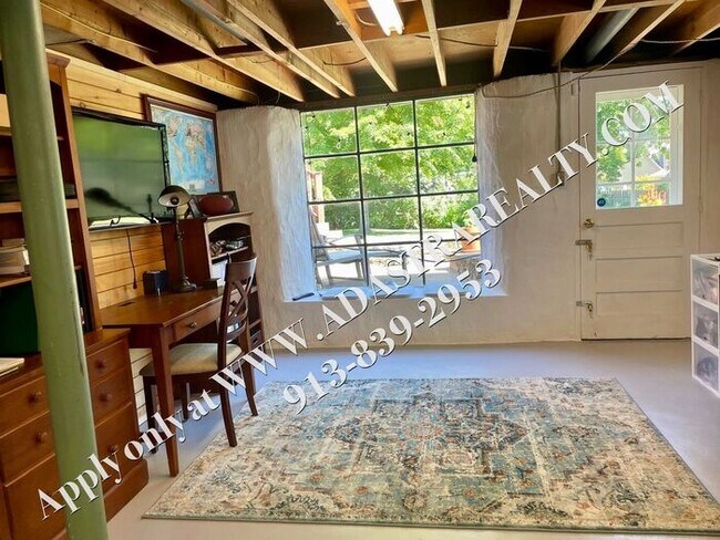 Building Photo - Beautiful Ranch Home in Shawnee-Available ...