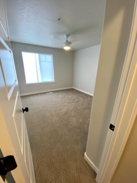 Building Photo - 4211 W Willard Park Ct