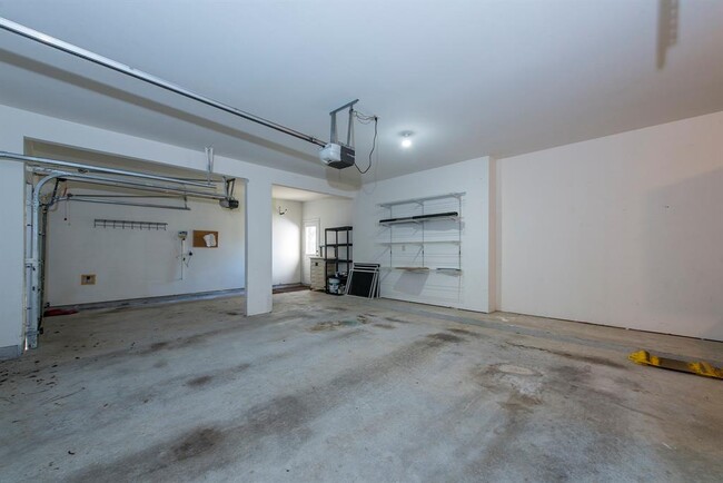 Building Photo - 26 Clover Gate Cir