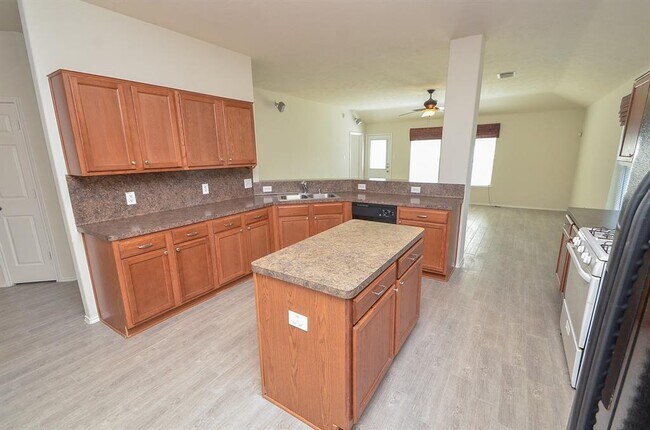 Building Photo - 18135 Sorrell Oaks Cir