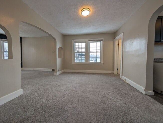 Building Photo - 1476 W 107th St