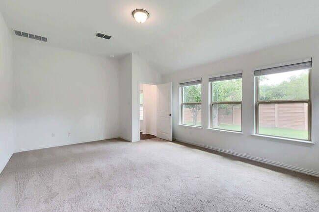 Building Photo - 271 Jefferson Dr