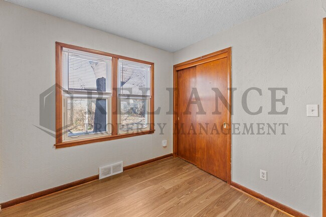 Building Photo - 420 Benway St