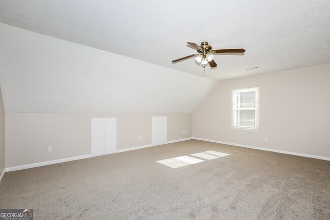 Building Photo - 369 Hillridge Dr