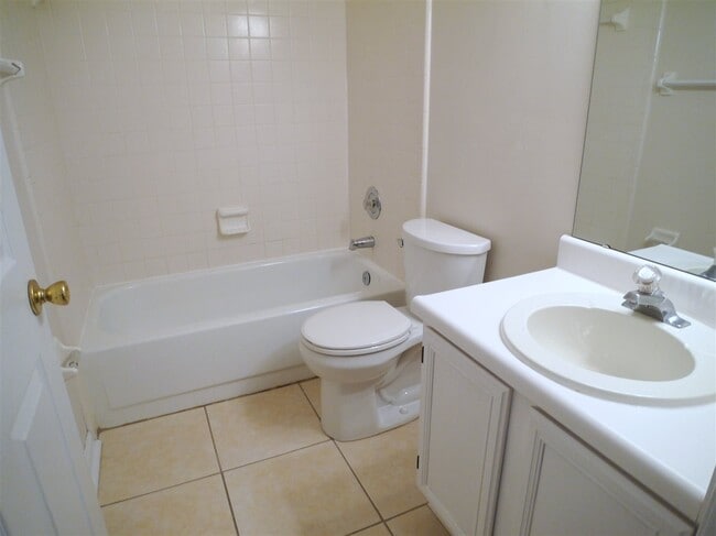 Building Photo - 428 Richview Park Cir W
