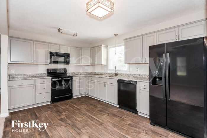 Building Photo - 3625 Somerset Dr