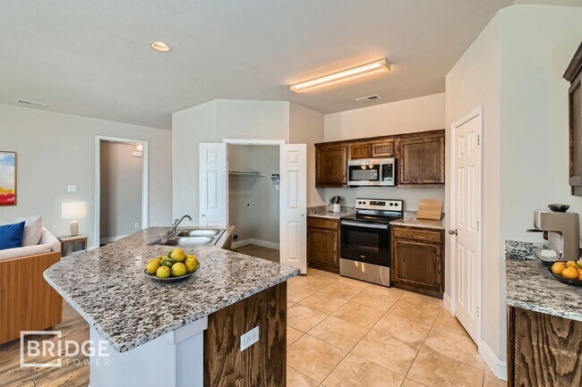 Building Photo - 15652 Gatsby Ln