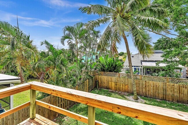 Building Photo - Beautiful 3 bedroom 2 bathroom Home in heart of  Delray Beach