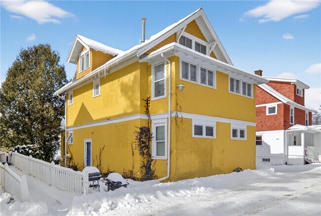 Building Photo - 303 Cornell St