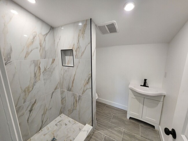 Building Photo - Beatiful Remodeled 1 Bed, 1 Bath ADU!