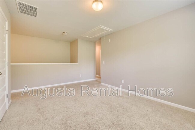 Building Photo - 5054 Vine Ln