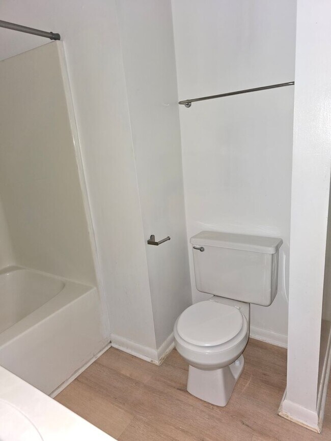 Building Photo - 3371 Galleria Dr