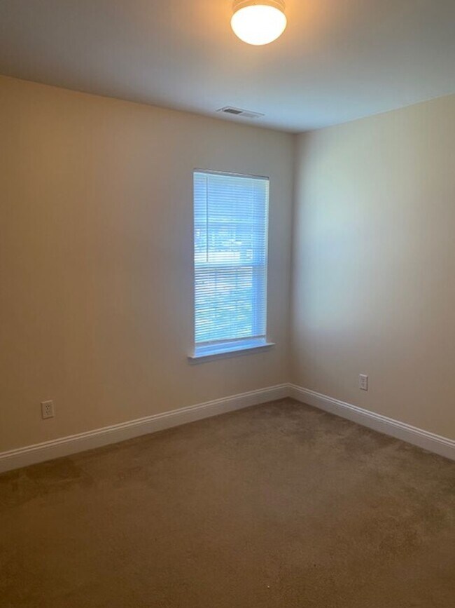 Building Photo - Home in Plantation Pointe