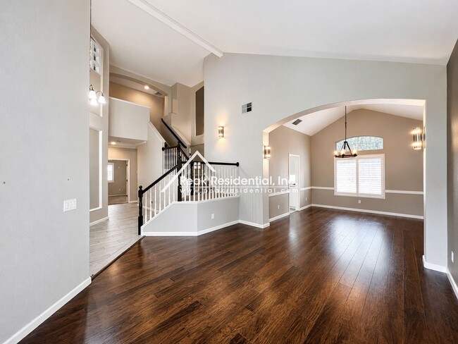 Building Photo - 437 Anacapa Dr