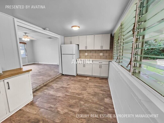 Building Photo - 117 N Kalaheo Ave