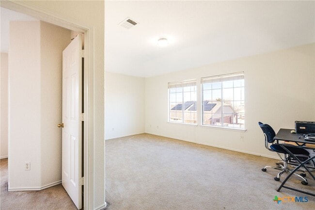 Building Photo - 4407 Golden Gate Dr