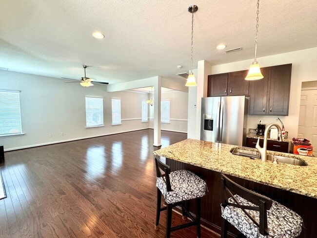 Building Photo - Spacious Suffolk Home in Desirable Bennett...